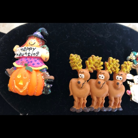 Christmas Pins/Brooches - Picture 2 of 5